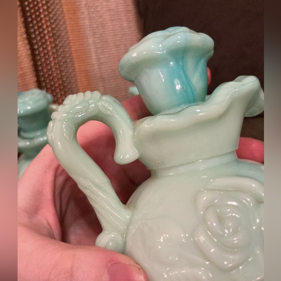 SOLD LCL // Avon Floral Wash Basin and Pitcher Collectible Beauty Vintage Bottle - Picture 3 of 10